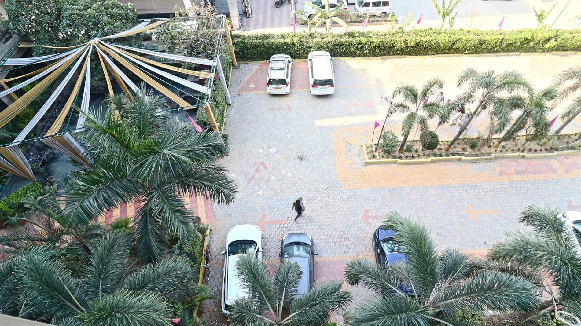 Skycity Hotel Gurgaon Exterior photo